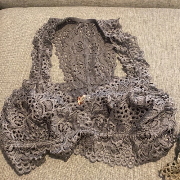 3 lacy medium bralettes - Picture 6 of 7